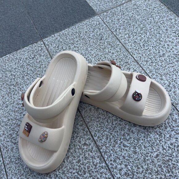 White casual sandals - Picture 4 of 5